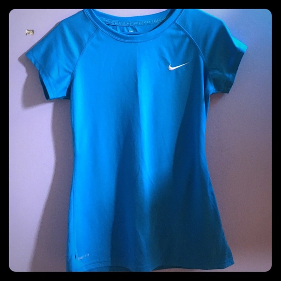 NIKE DRIFIT SHIRT💙