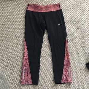 Nike dri-fit crop leggings