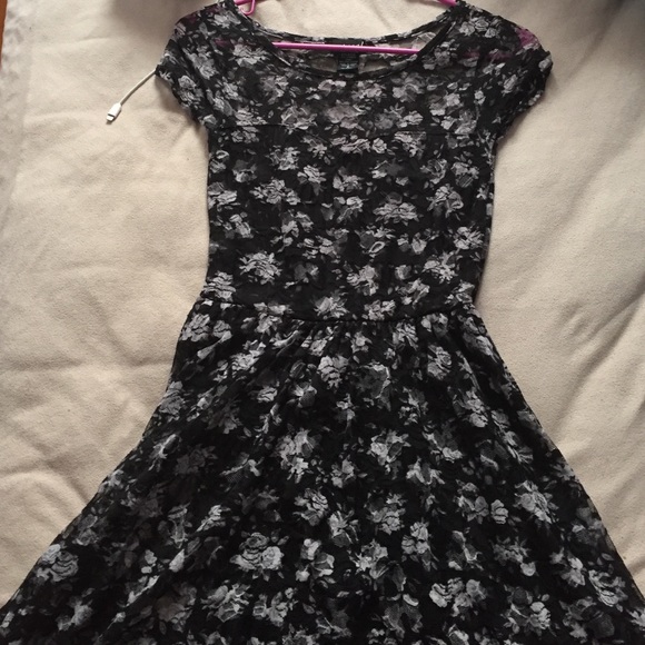 Wet seal black and white dress