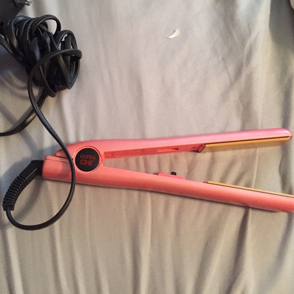Ultra CHI straightener