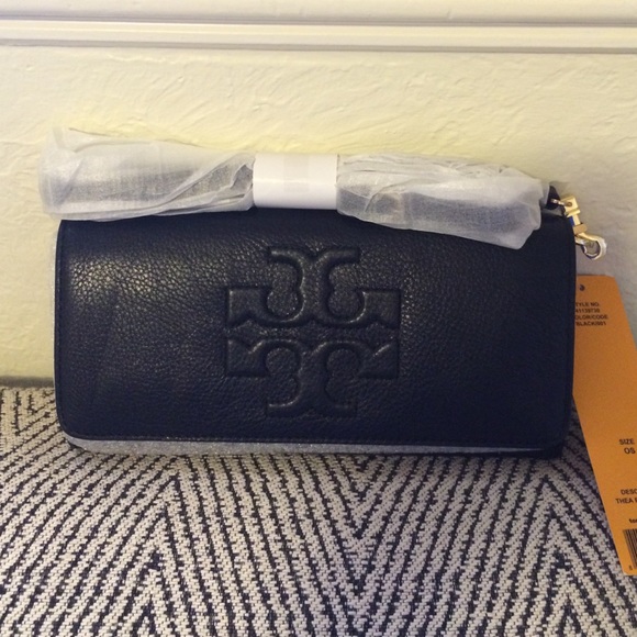 Tory Burch Thea E/W Clutch. NWT.