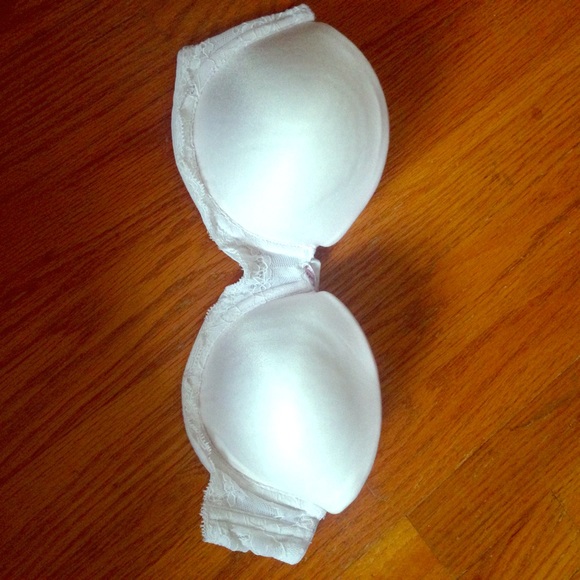 PINK Victoria's Secret white lace push up bra