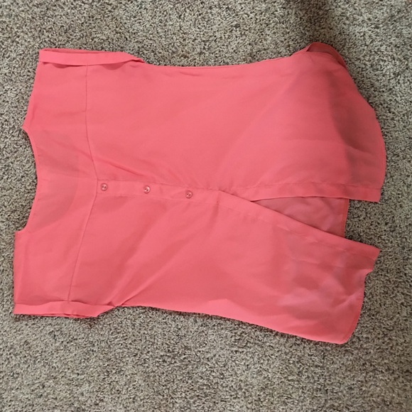 Coral/peach shirt ! - Picture 2 of 2