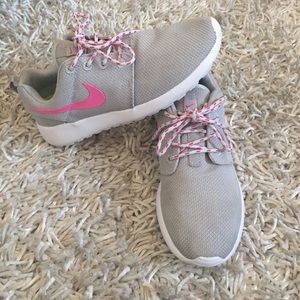 Nike Roshe shoes