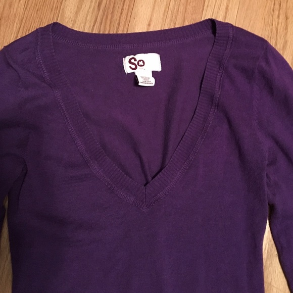 Purple V-neck sweater - Picture 2 of 3