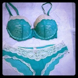 NWOT matching Victoria Secret bra and panty set