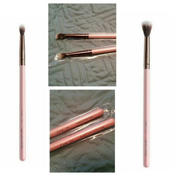 2- Luxie rose tapered blending brushes