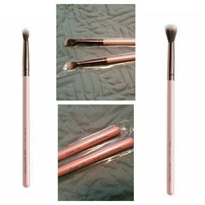 2- Luxie rose tapered blending brushes