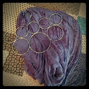 Scarf with organizer