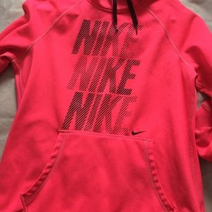 NIKE therma-fit hoodie
