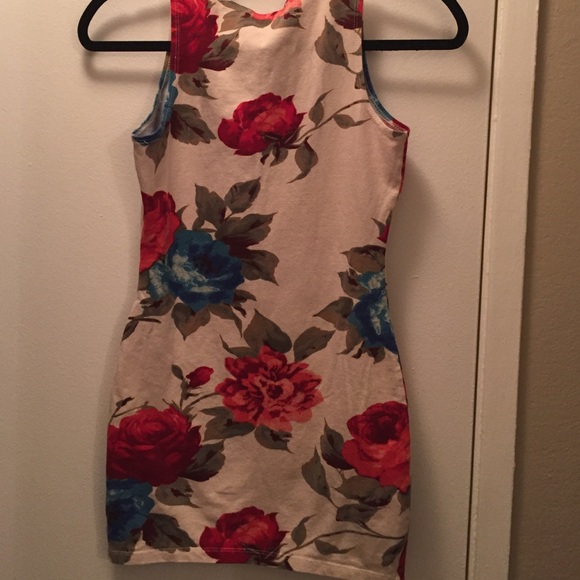 Flower dress - Picture 3 of 3