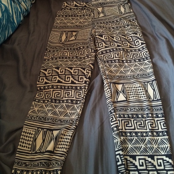 Fleece lined Aztec leggings