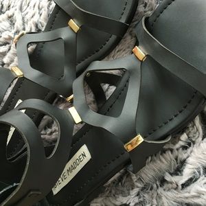 Steve Madden black sandals