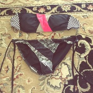 Two pice bikini with mis-matched bottoms