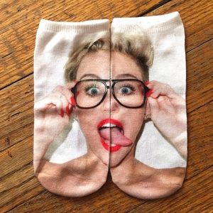 😜 MILEY CYRUS SOCKS 👅