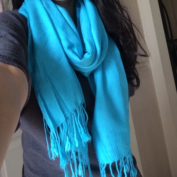 CUTE BLUE SCARF - Picture 1 of 3