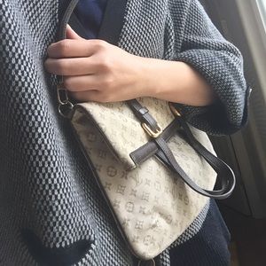 {Louis Vuitton} Francois Bag wear two ways,