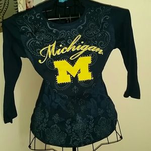 Michigan Wolverines 3/4 sleeve top