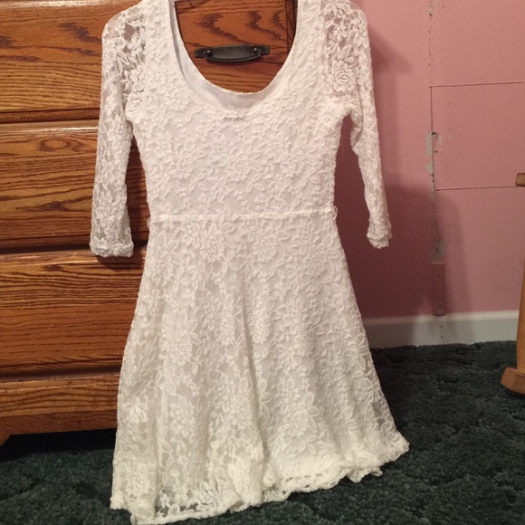 Size small Dainty Hooligan lace dress - Picture 3 of 3