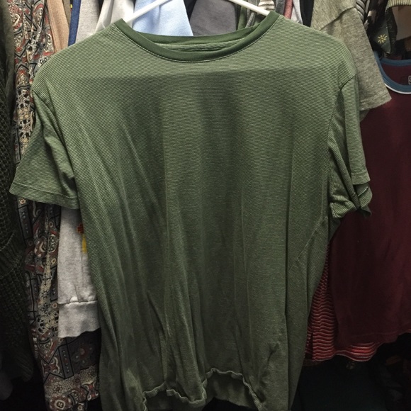 Fitted crew tee