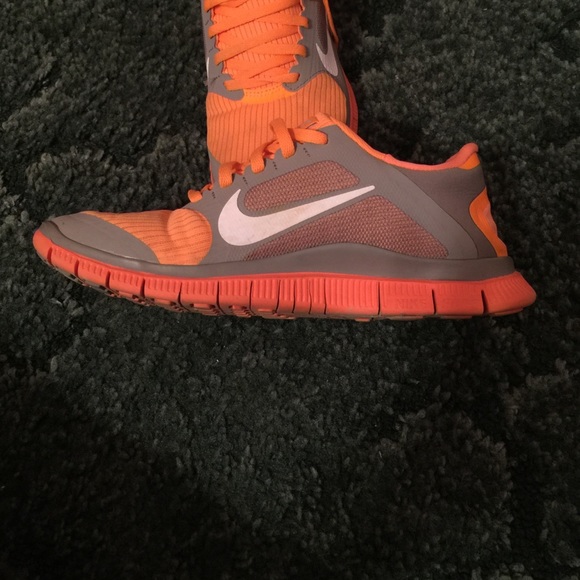 Nike Free 4.0 V3 - Picture 2 of 3