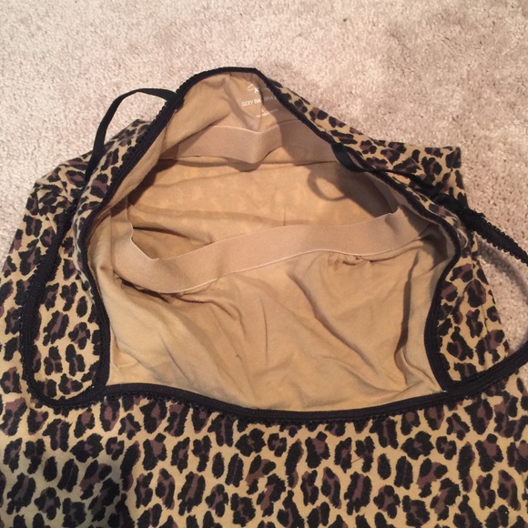 Express leopard cami with built-in bra - Picture 3 of 3