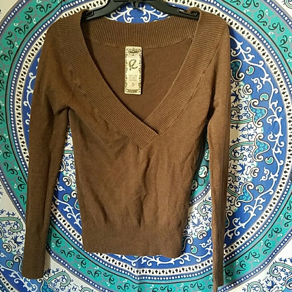 Long sleeve brown sweater