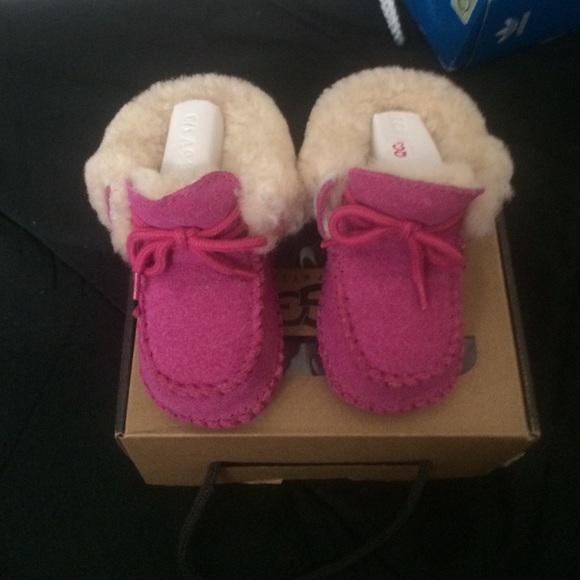Infant pink Uggs