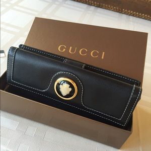👛100% authentic black Gucci leather wallet