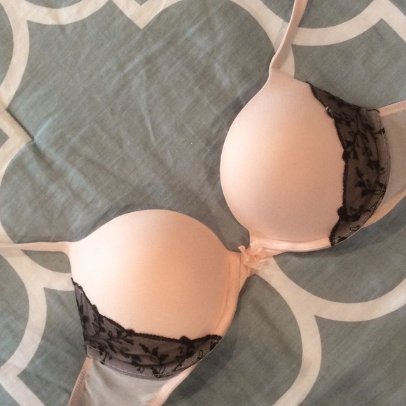 🔴SOLD ON EBAY🔴Body by Victoria push up bra
