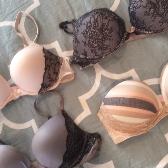 🔴SOLD ON EBAY🔴Victoria secret bras