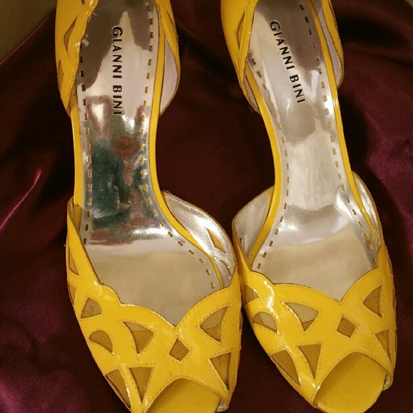 Gianni Bini Size 9 Yellow Heels