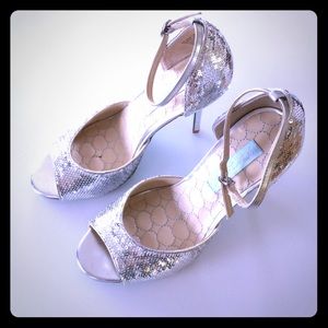 Betsey Johnson "something blue" Wed shoes, size 7