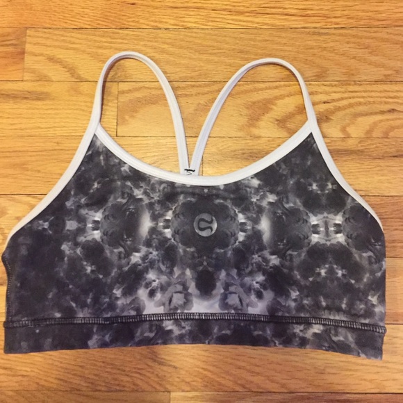 Lululemon Power Y sports bra. Size 6, med support