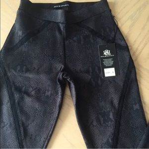 Rock & Republic Python leggings