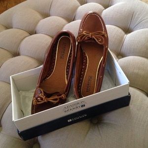 Dark brown women's Sperry's