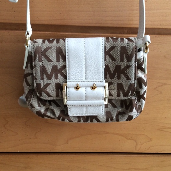 Authentic Michael Kors Crossbody - Picture 4 of 4