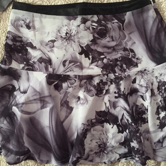 Express printed skirt