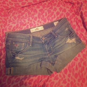SOLD!!! Hollister shorts---Size 3
