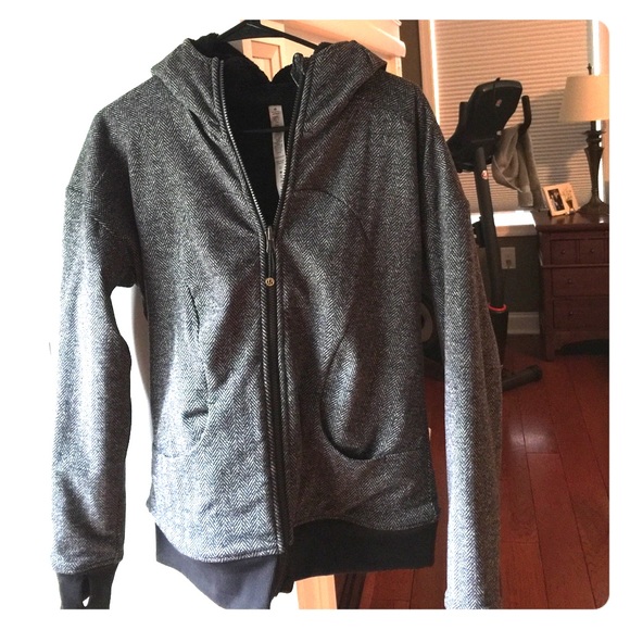 Lululemon Embrace sherpa fleece jacket (used)