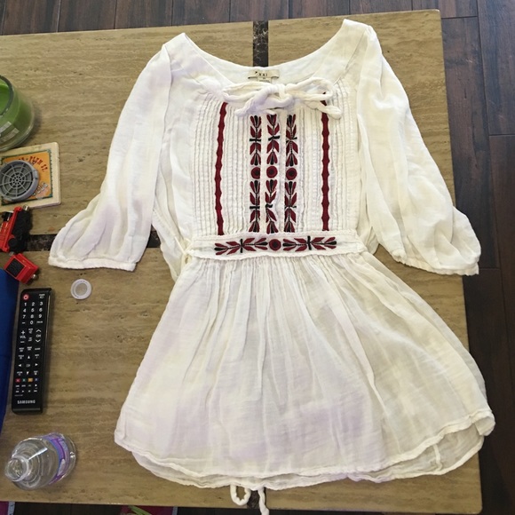 Forever 21 cream and maroon tunic. Size M