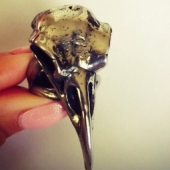 RabenSchädel Raven Skull Handcrafted Pewter Ring - Picture 3 of 8