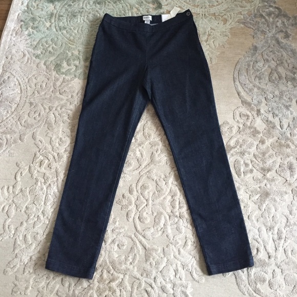 NWT Chico's denim ultimate fit leggings. Size 1.5