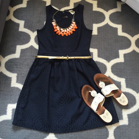 🚫 SOLD Francesca's statement necklace