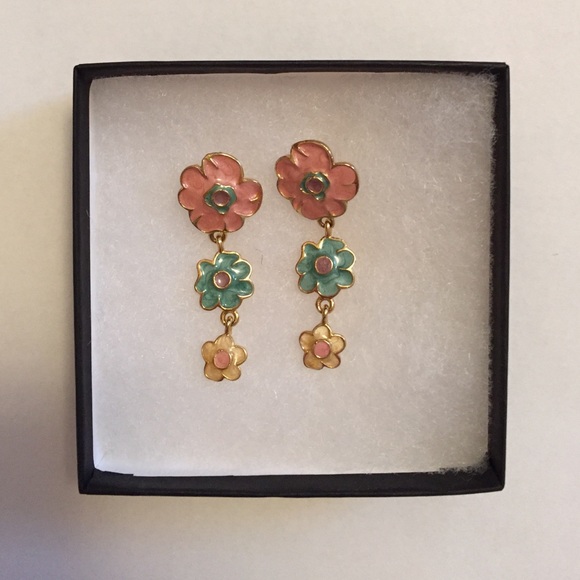 Flower Dangling Earrings - Picture 3 of 4