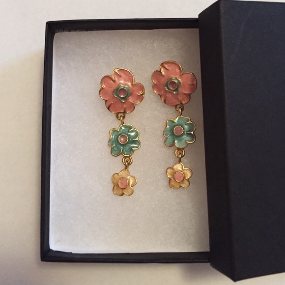 Flower Dangling Earrings - Picture 4 of 4