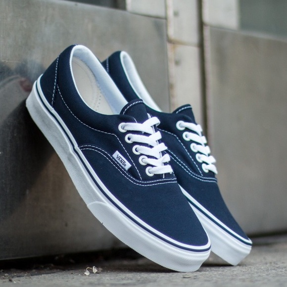 ✨FIVE DOLLAR FRIDAY✨ Vans Era Navy Canvas Sneaker
