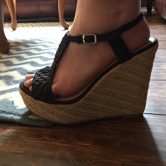 Mossimo Wedge Heels - Picture 2 of 3