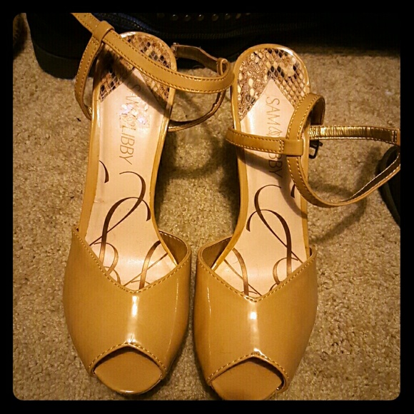 Beige Sam and Libbey spike slingback heels