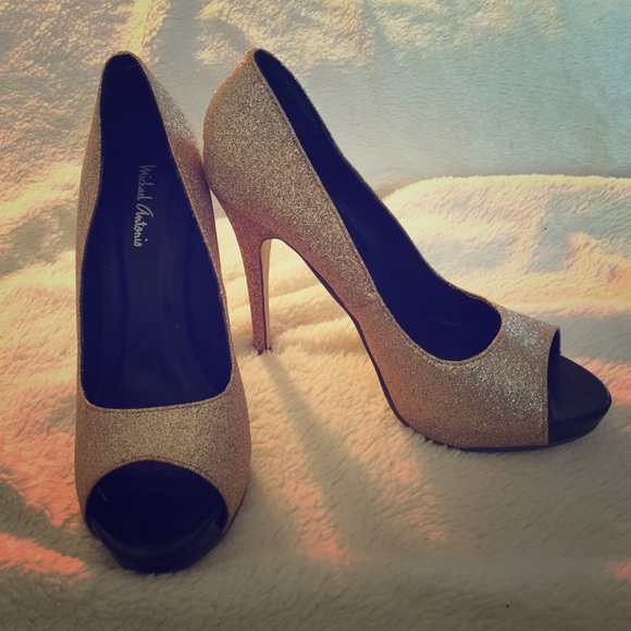New Michael Antonio gold glitter open-toe pumps